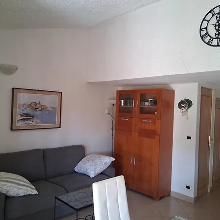 Maison Laujo En Bord De *